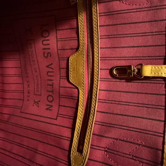 LV Neverfull MM - Picture 13 of 17
